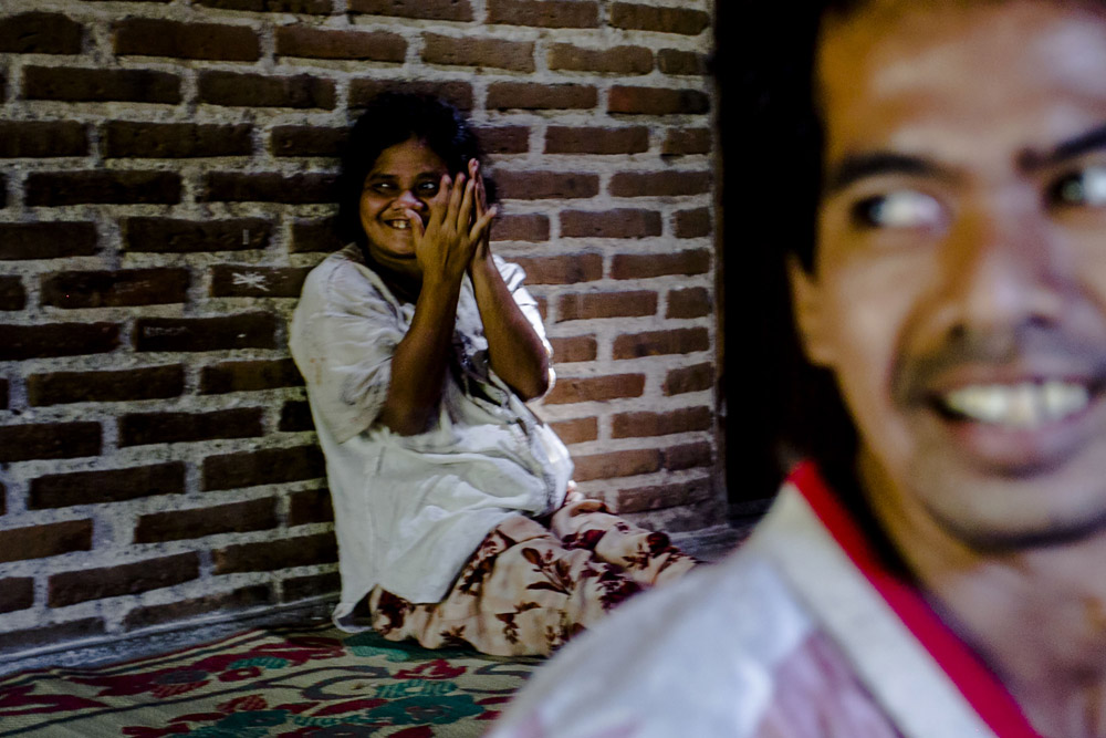 Satu dan Sati, dua bersaudara dengan keterbelakangan mental